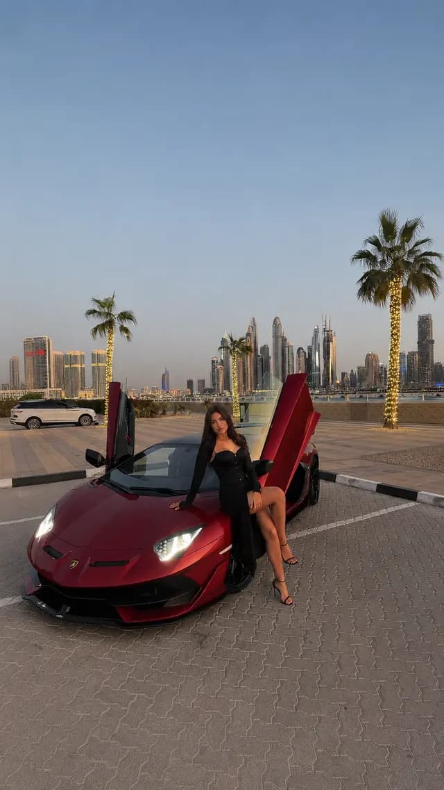 Lifestyle фото с красным Lamborghini
